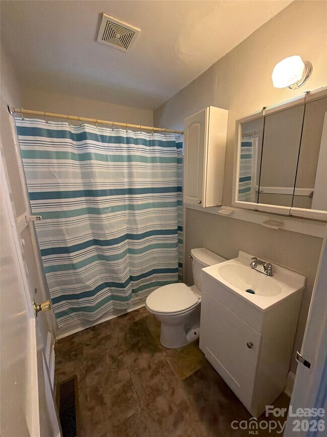 Building Photo - 3526 Eastway Dr