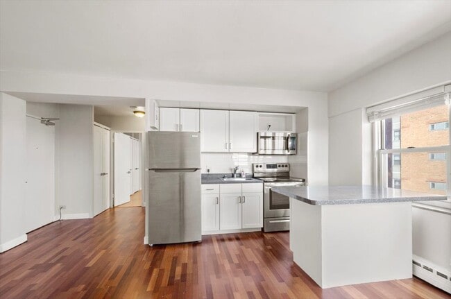 Building Photo - 4950 N Marine Dr