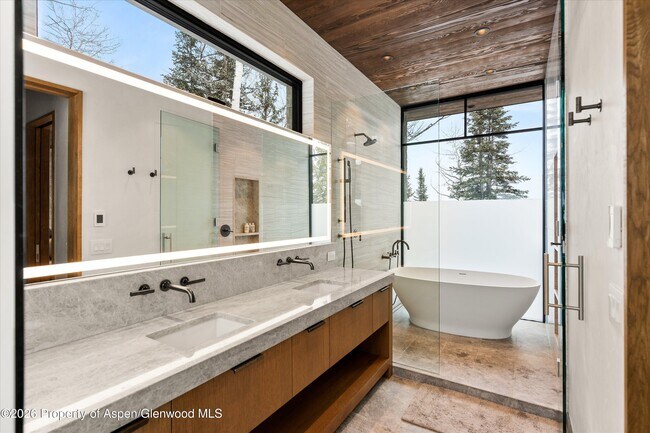 Building Photo - 99 Forest Ln