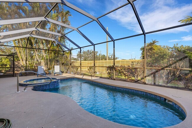 Building Photo - 4801 Edgemont Ct