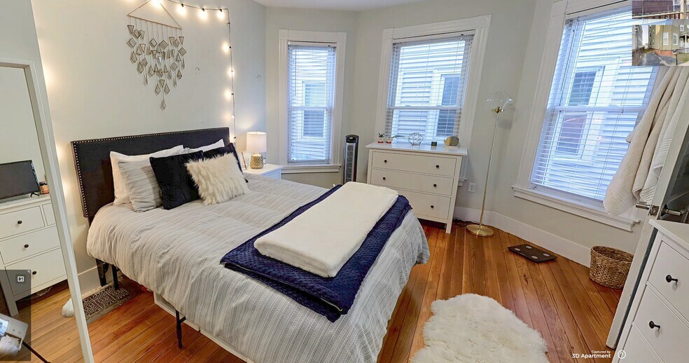 Building Photo - 103 Marion St