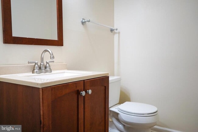 Building Photo - 8414 Penshurst Dr