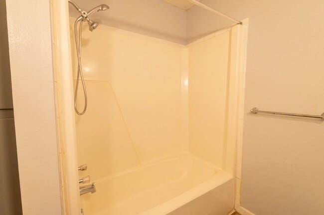 Building Photo - 1016 Grayland Dr