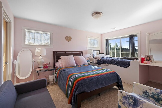 Building Photo - Beautiful, 5-Bedroom, Spacious, Damascus Home with Incredible Views