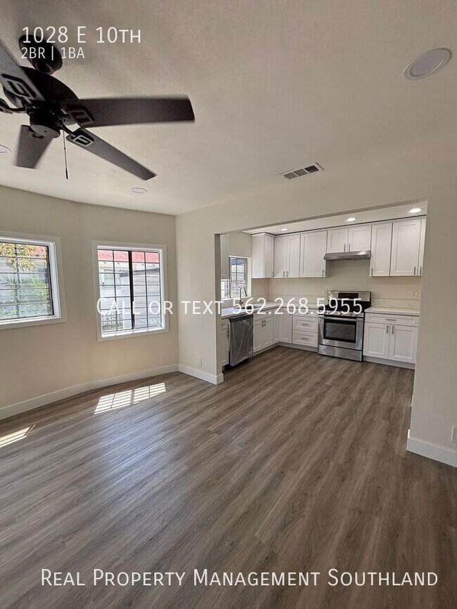 Building Photo - 1028 E 10th-