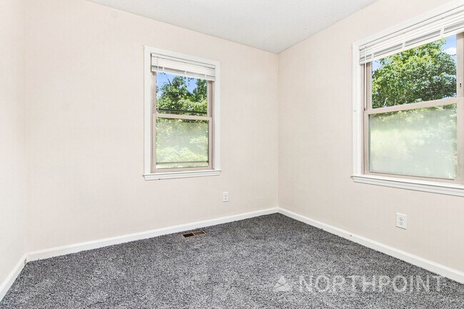 Building Photo - 236 Pleasant View Dr