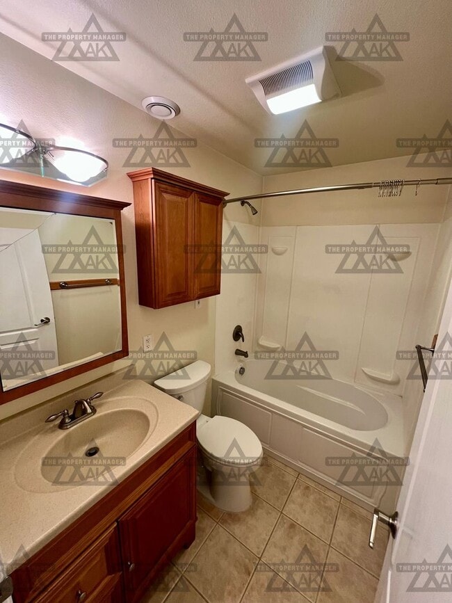 Building Photo - Beautiful 3 bedroom home for rent / Sorry no pets / Heat Included!!