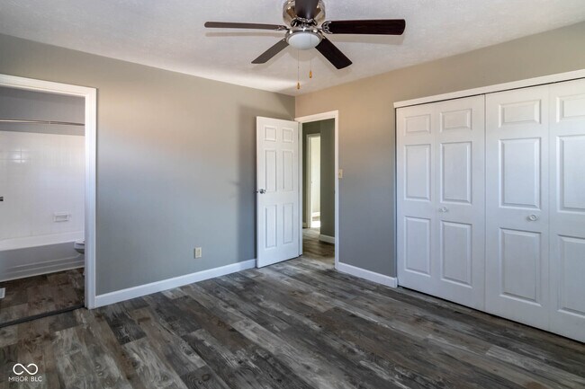 Building Photo - 372 Redbud Pl
