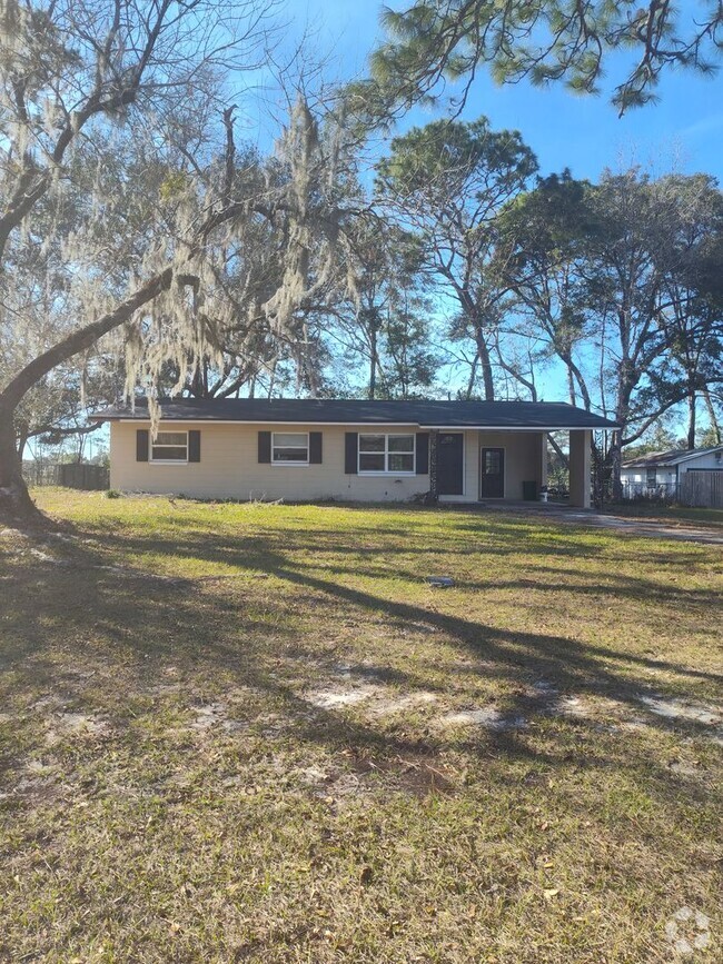 Building Photo - NE OCALA 3 BEDROOM HOME