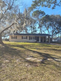 Building Photo - NE OCALA 3 BEDROOM HOME