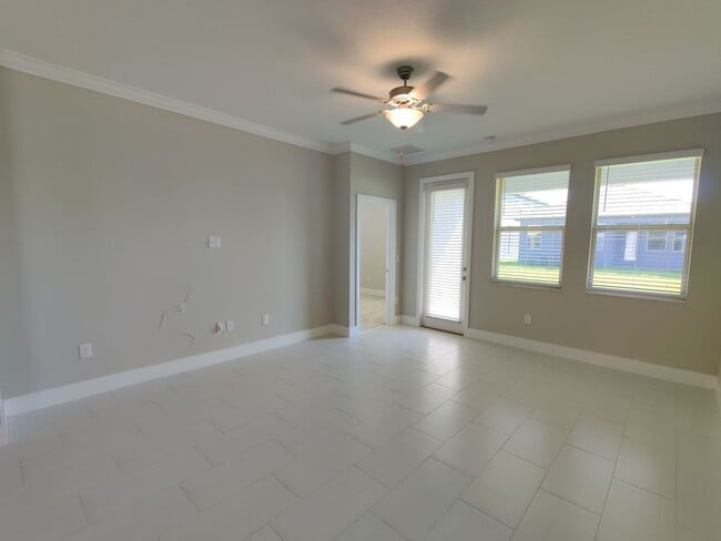 Building Photo - 9570 Little Bluestem Dr