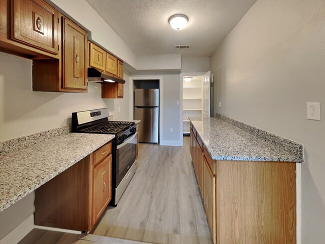 Building Photo - Move-In Ready 4BR Home in Arlington | Sunroom & Large Yard near DFW