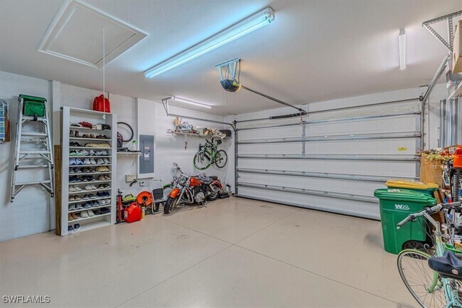 Building Photo - 7859 Bucks Run Dr