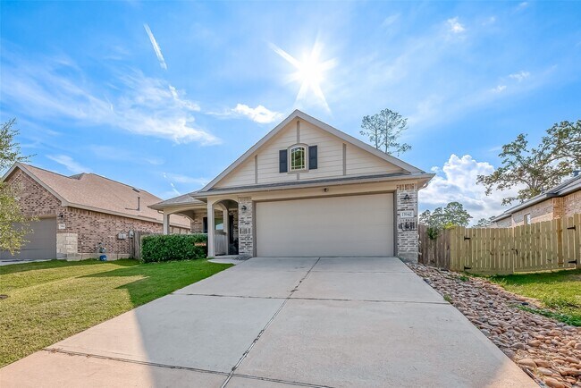 Building Photo - 15942 Boom Dr