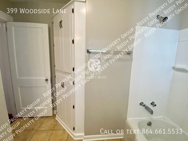 Building Photo - 399 Woodside Ln