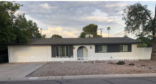 Primary Photo - 6701 N 14th Dr