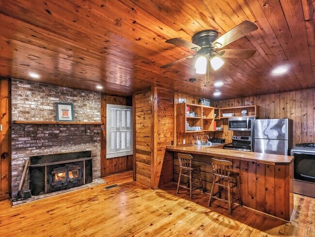 Building Photo - 139 Cradle Rock Rd