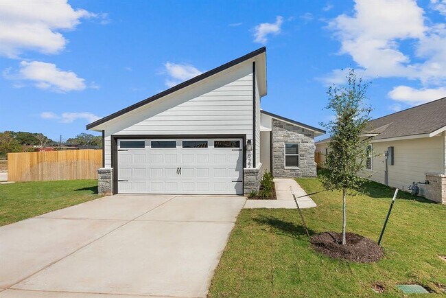 Primary Photo - Modern home in Midtown Reserve