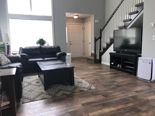 Building Photo - 2119 Meadowsweet Pkwy