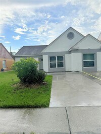 Building Photo - 2130 Redleaf Dr