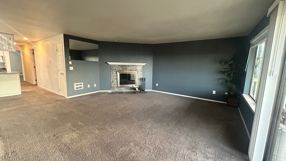 Building Photo - 28430 16th Ave S