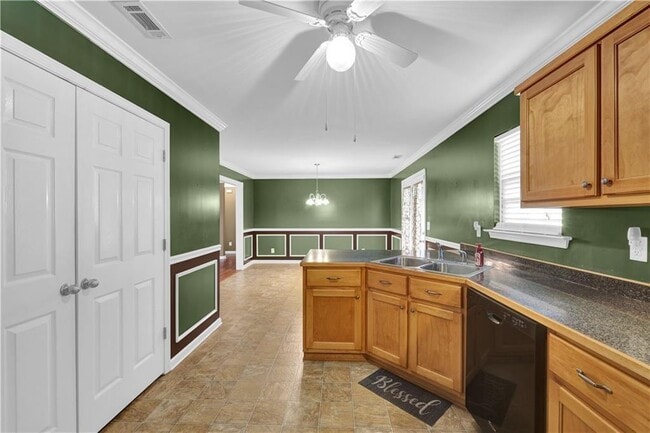 Building Photo - 7742 Elm Cir