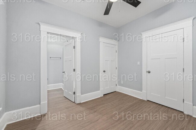Building Photo - $850 - 1 bed 1 bath - Beautiful newly renovated Multi-family home located in Delano