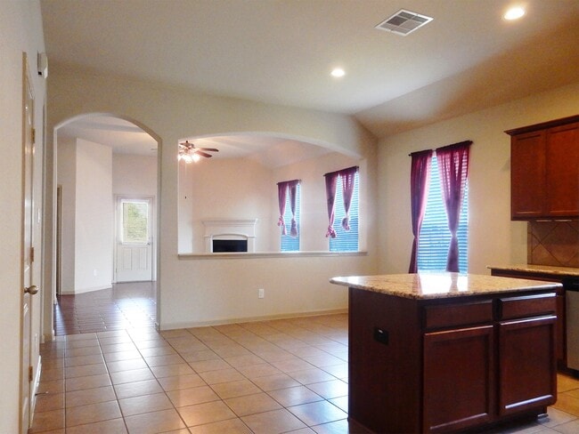 Building Photo - 24510 Avellino Ct