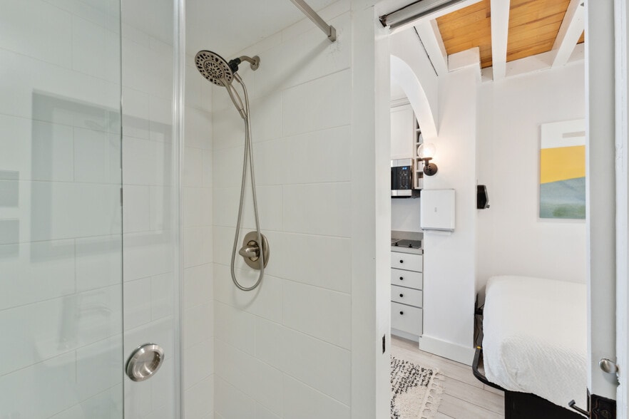 Building Photo - 33 Cannon St