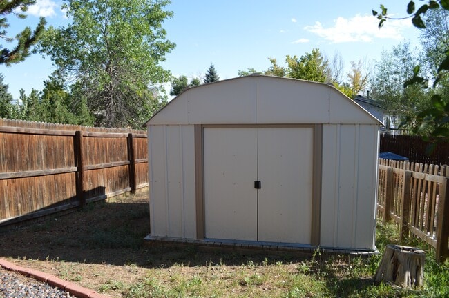 Building Photo - 8146 E Fremont Ave