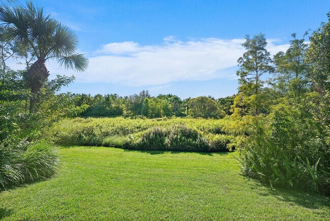 Building Photo - 127 Shores Pointe Dr