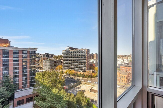 Building Photo - 689 Marin Blvd