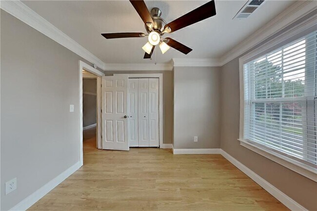 Building Photo - 1650 Willow River Run