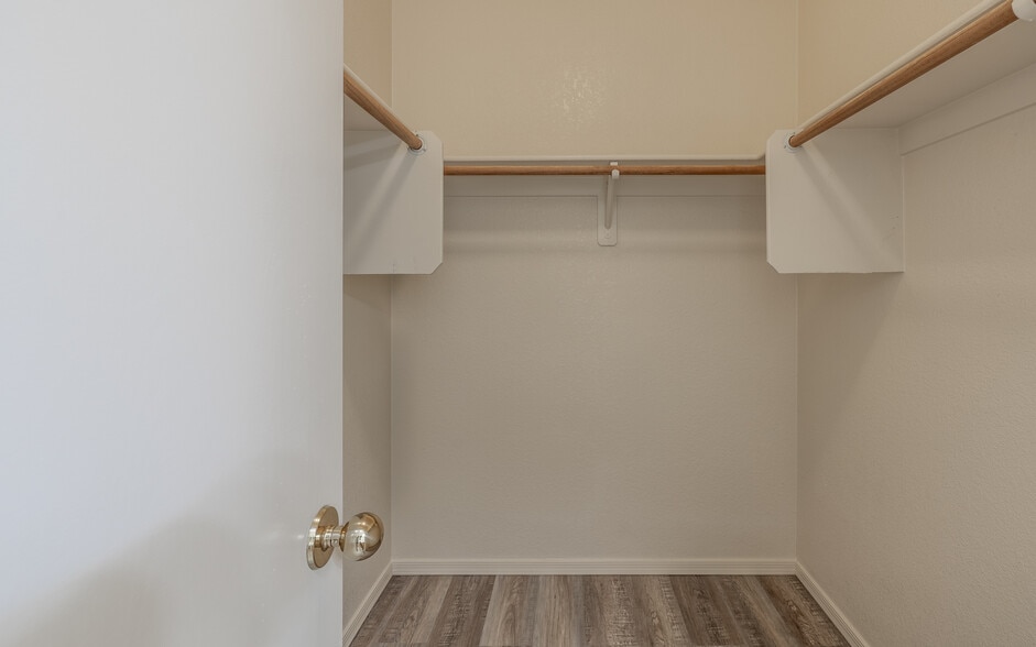 Walk-in closet - 10397 E Rose Hill St