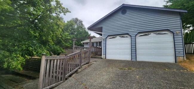 Building Photo - 3 bedroom in Kirkland WA 98033
