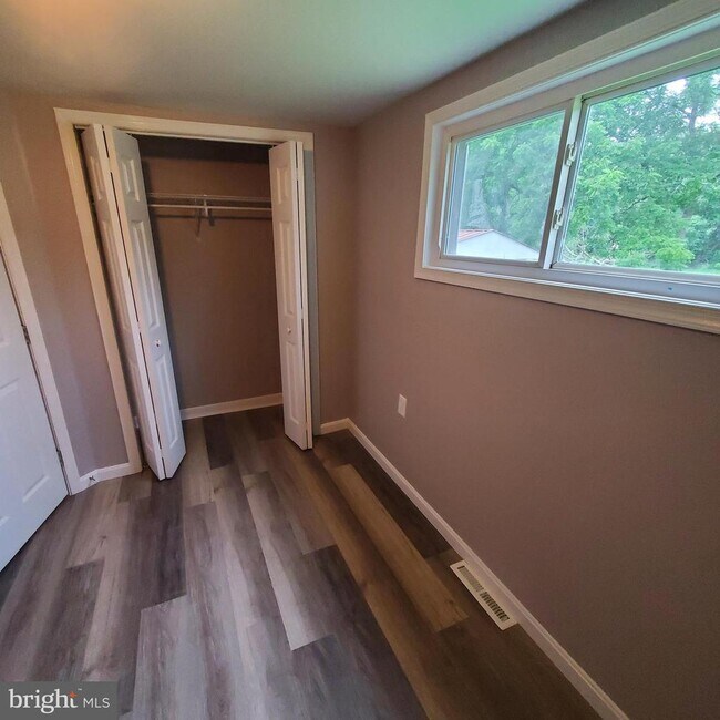 Building Photo - 12512 Stone Bridge Dr