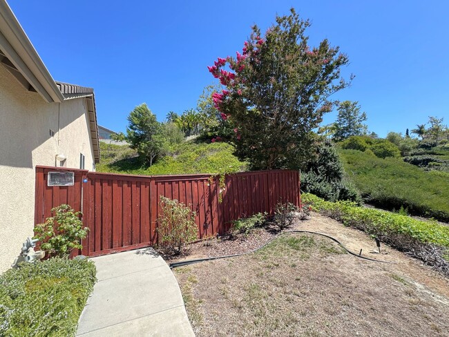 Building Photo - Charming Single-Story Rental in Canyon Cre...