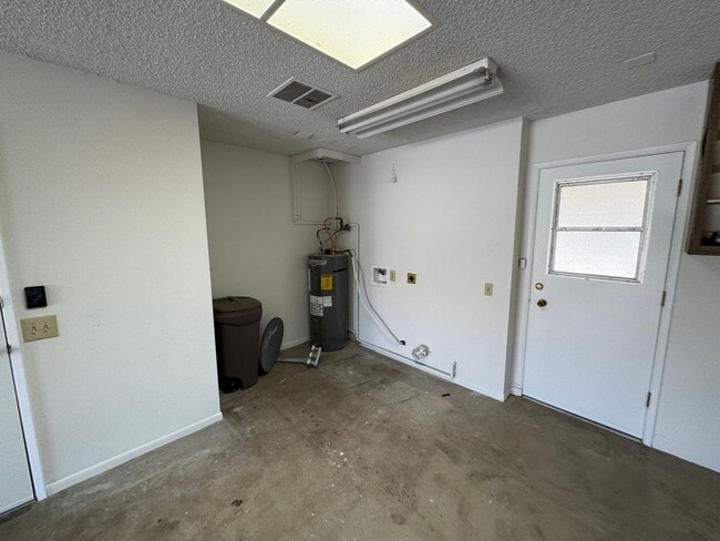 Building Photo - 55+ Sun City Home