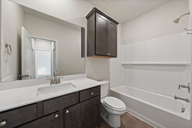 Building Photo - 1000 Camelia Grv Ct