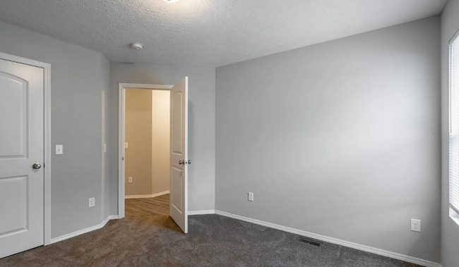 Building Photo - Beautiful 3 Bedroom Duplex in Republic, Missouri