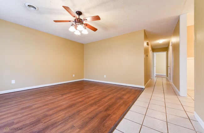 Building Photo - 102 Circle A S