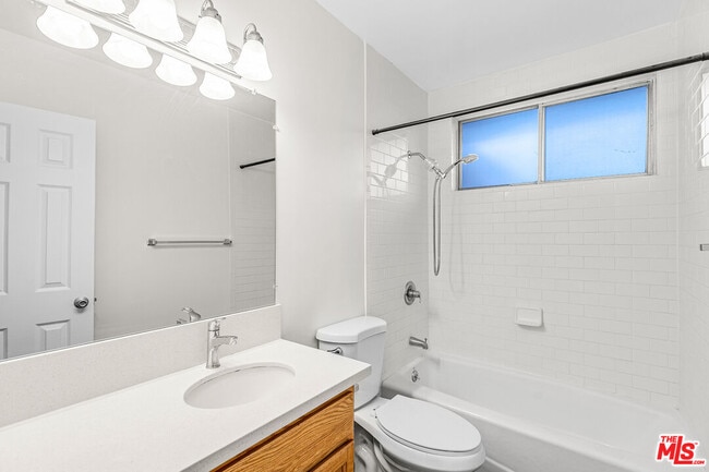 Building Photo - 2637 S Centinela Ave