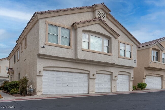Primary Photo - 2586 Land Rush Dr