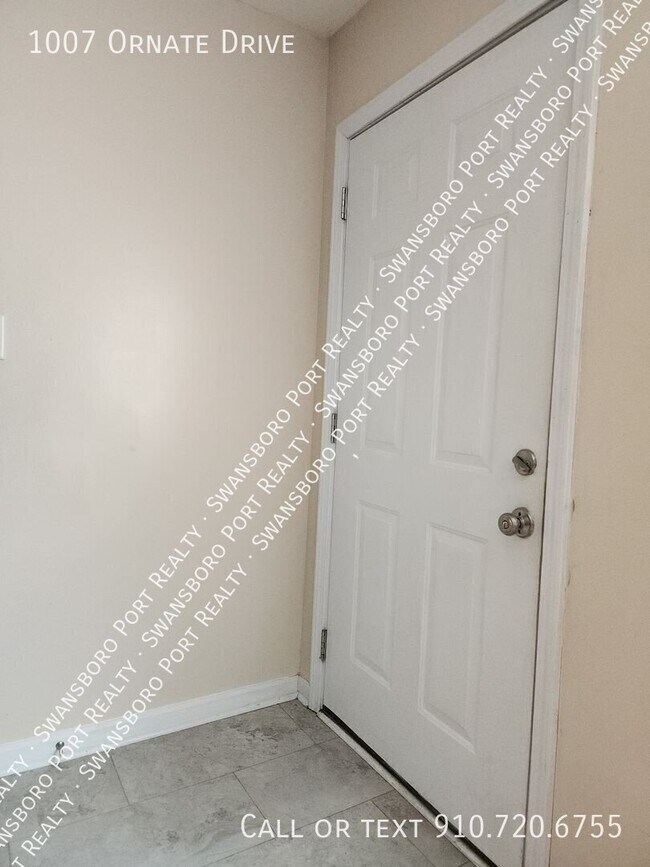 Building Photo - 1007 Ornate Dr