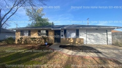 Building Photo - 500 Warren St