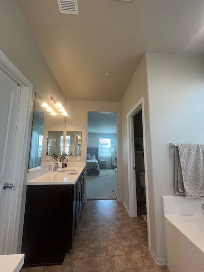 Building Photo - Beautiful Single-Family Home Murrieta