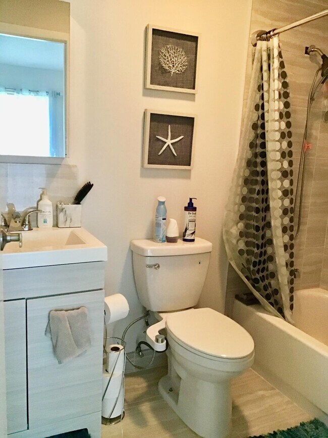 Building Photo - 239 Brittany F