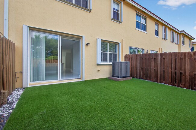 Building Photo - 981 SW 149th Ct