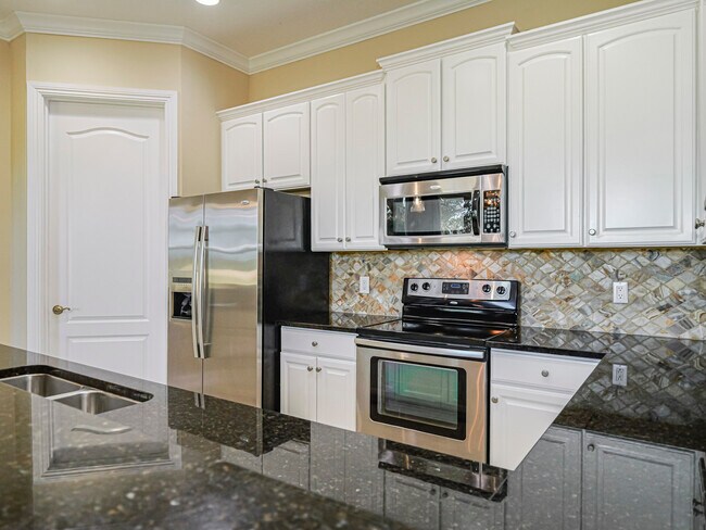 Building Photo - 1965 Bridgepointe Cir