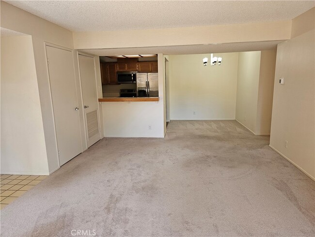 Building Photo - 25671 Le Parc Unit 9